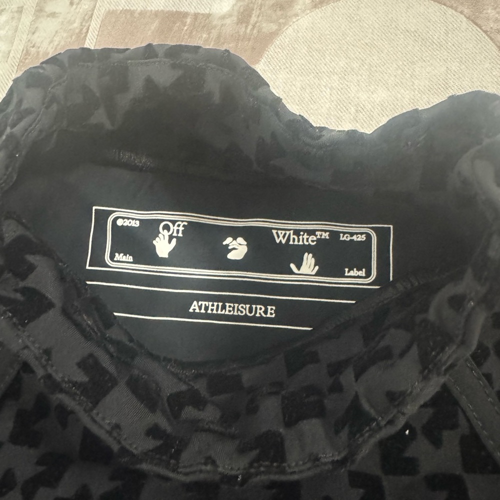 Authentic Off-white semi velvet top - Picture 2 of 5